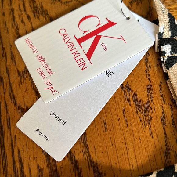 Calvin Klein CK One Women’s Bralette and Bikini Leopard Print Panty Set Medium - Picture 8 of 13